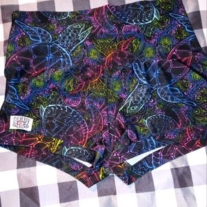 Xl rainbow sea turtle shorts